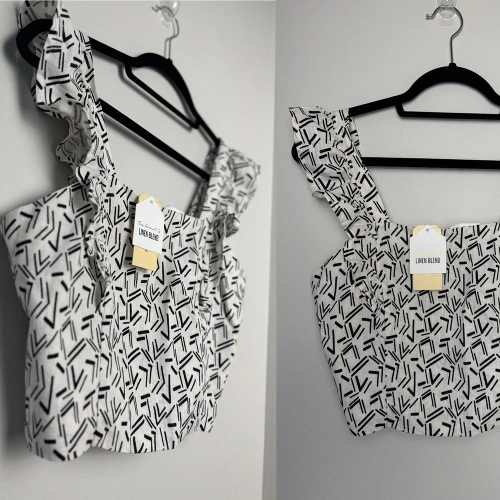 White & Black Lines Crop Top Cotton Monteau Size XL NWT - Picture 2 of 6